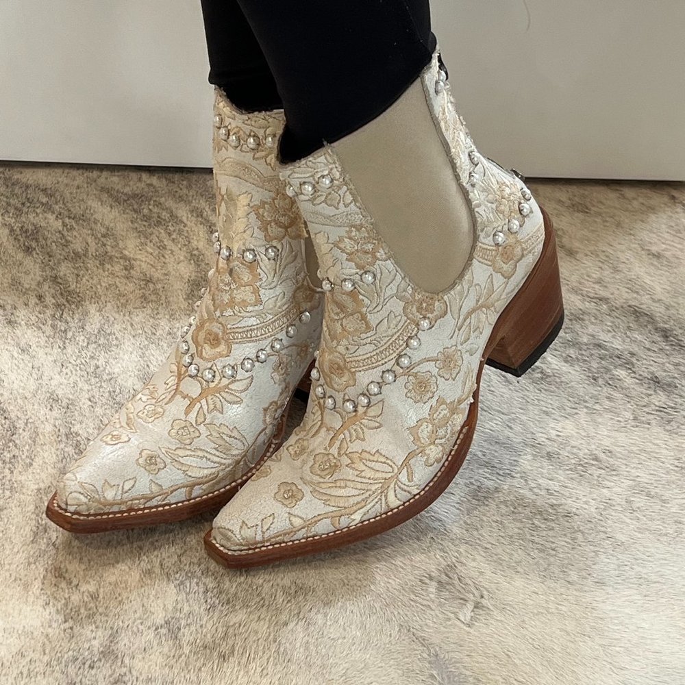 Double D Ranch by Old Gringo Chantilly White short bootie